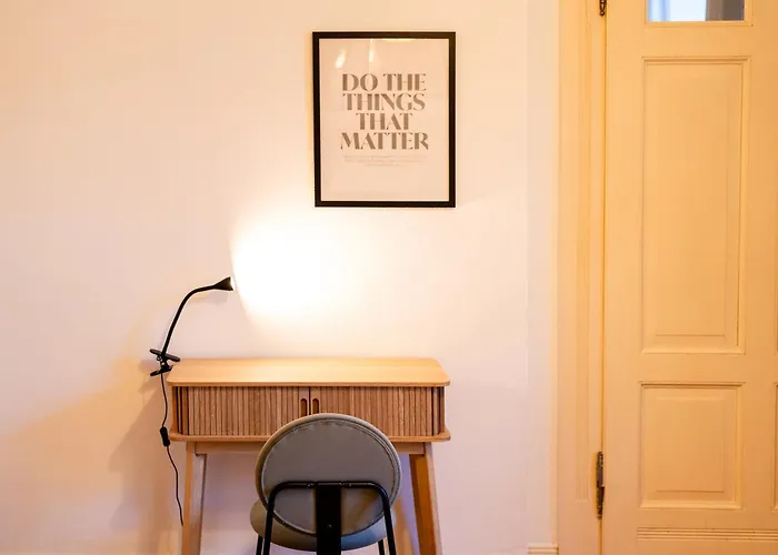 - Zentral Gelegen Im Vorderen Westen